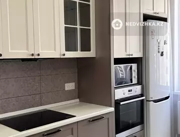 3-комнатная квартира, этаж 13 из 24, 83 м²