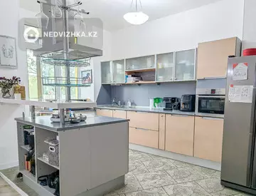 3-комнатная квартира, этаж 3 из 9, 92 м²