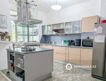 3-комнатная квартира, этаж 3 из 9, 92 м²