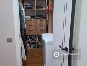 2-комнатная квартира, этаж 10 из 12, 68 м²