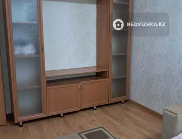 2-комнатная квартира, этаж 3 из 4, 40 м², На длительный срок