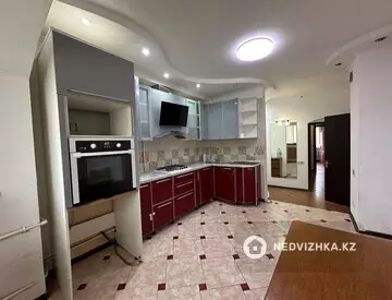 4-комнатная квартира, этаж 8 из 9, 97 м²