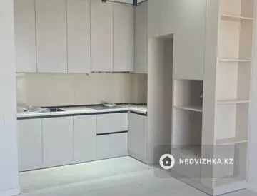 3-комнатная квартира, этаж 2 из 5, 4 м², На длительный срок