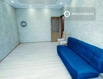 1-комнатная квартира, этаж 4 из 5, 42 м², На длительный срок