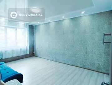 1-комнатная квартира, этаж 4 из 5, 42 м², На длительный срок