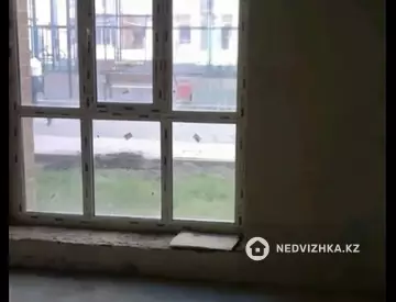 1-комнатная квартира, этаж 1 из 12, 38 м²