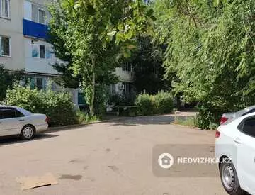 2-комнатная квартира, этаж 4 из 5, 56 м², На длительный срок