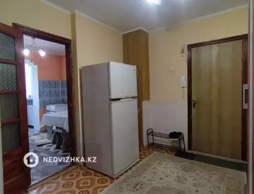 2-комнатная квартира, этаж 4 из 5, 56 м², На длительный срок