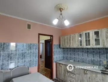 2-комнатная квартира, этаж 4 из 5, 56 м², На длительный срок