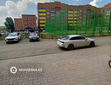 2-комнатная квартира, этаж 1 из 6, 55 м², На длительный срок