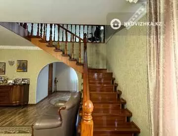 5-комнатный дом, 7 соток, 291 м²