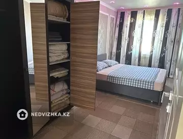 3-комнатная квартира, этаж 4 из 5, 60 м², Посуточно