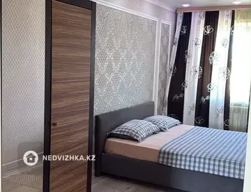 3-комнатная квартира, этаж 4 из 5, 60 м², Посуточно