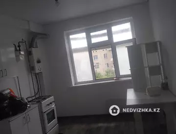 1-комнатная квартира, этаж 5 из 5, 40 м², На длительный срок
