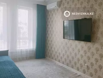 3-комнатная квартира, этаж 1 из 6, 90 м², Посуточно