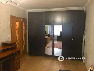 1-комнатная квартира, этаж 3 из 5, 36 м²