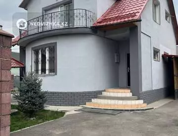 4-комнатный дом, 8 соток, 160 м²