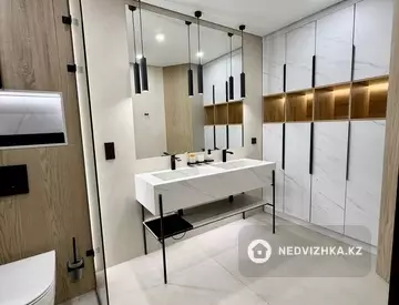 4-комнатный таунхаус, 2.5 соток, 200 м²