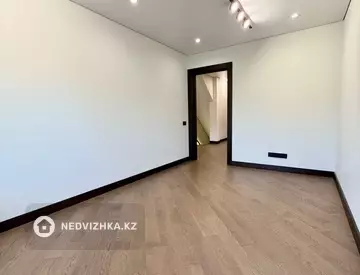 4-комнатный таунхаус, 2.5 соток, 200 м²