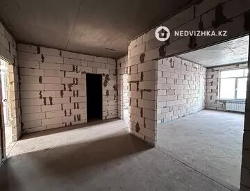3-комнатная квартира, этаж 2 из 9, 111 м²
