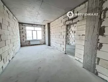 3-комнатная квартира, этаж 2 из 9, 111 м²