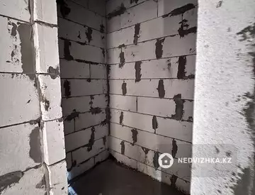 3-комнатная квартира, этаж 2 из 9, 111 м²