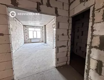 3-комнатная квартира, этаж 2 из 9, 111 м²