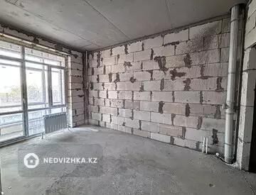 3-комнатная квартира, этаж 2 из 9, 111 м²