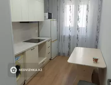 1-комнатная квартира, этаж 6 из 9, 36 м², На длительный срок