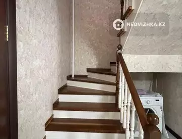 6-комнатный дом, 8.3 соток, 200 м²