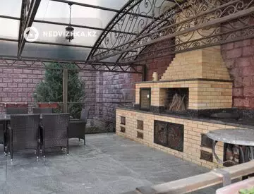 9-комнатный дом, 7 соток, 628 м²