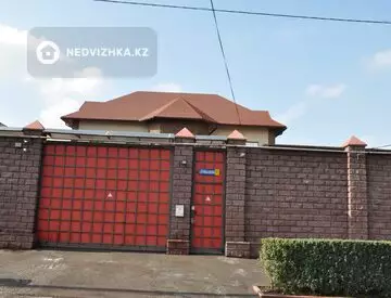 9-комнатный дом, 7 соток, 628 м²