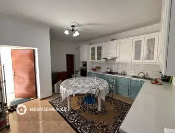 5-комнатный дом, 10 соток, 180 м²