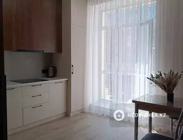 1-комнатная квартира, этаж 3 из 10, 38 м², На длительный срок