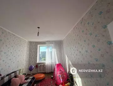 4-комнатная квартира, этаж 10 из 10, 76 м²