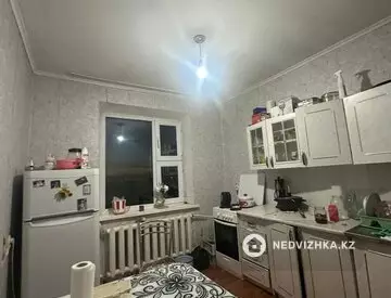 4-комнатная квартира, этаж 10 из 10, 76 м²