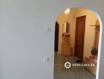 2-комнатная квартира, этаж 3 из 5, 51 м²