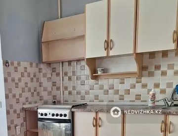 1-комнатная квартира, этаж 3 из 9, 40 м², Посуточно