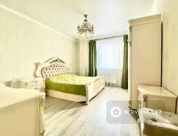 4-комнатная квартира, этаж 8 из 12, 110 м²