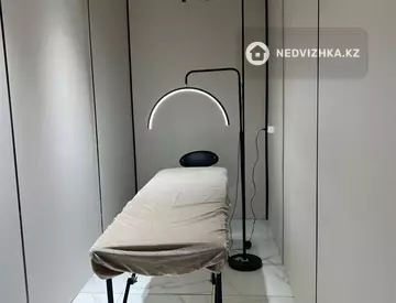 Офис, Магазин и др., этаж 1 из 12, 71 м²