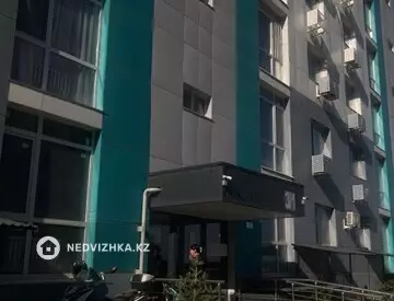 1-комнатная квартира, этаж 8 из 9, 42 м²