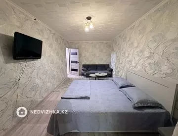 1-комнатная квартира, этаж 1 из 5, 35 м², Посуточно