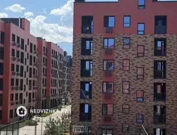 1-комнатная квартира, этаж 3 из 6, 74 м²
