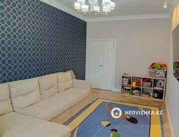 2-комнатная квартира, этаж 4 из 8, 75 м²