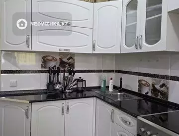 1-комнатная квартира, этаж 2 из 9, 45 м²