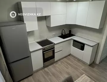 2-комнатная квартира, этаж 8 из 10, 52 м², На длительный срок