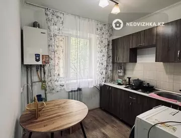 1-комнатная квартира, этаж 3 из 3, 32 м²