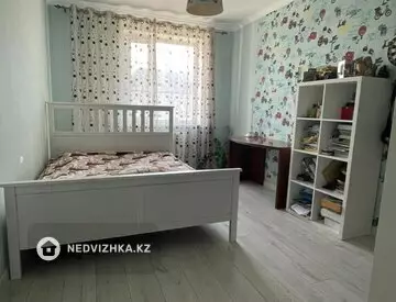 3-комнатная квартира, этаж 3 из 5, 81 м²