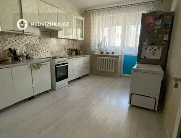 3-комнатная квартира, этаж 3 из 5, 81 м²