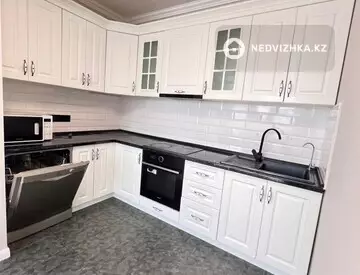 2-комнатная квартира, этаж 12 из 14, 66 м²